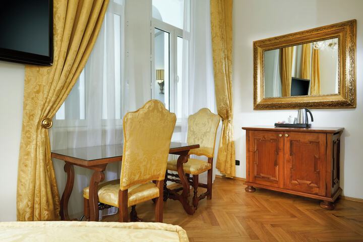 Room 14 of 59