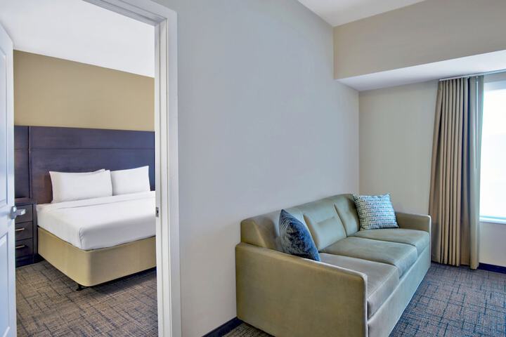 Room 16 of 32
