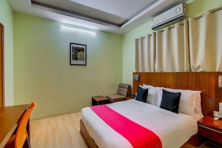 Room 6 of 27