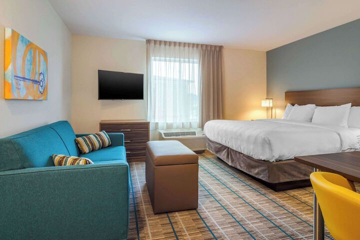 1 King Bed Efficiency Suite (1 of 10)