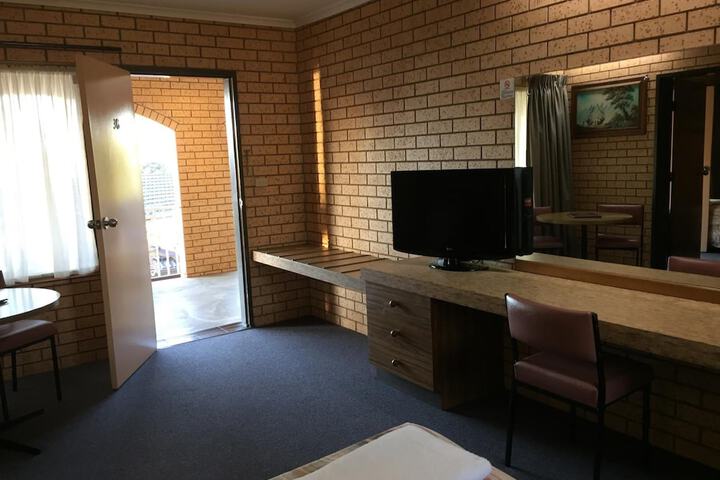 Room 5 of 61