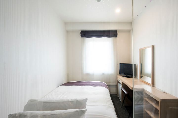 Room 10 of 49