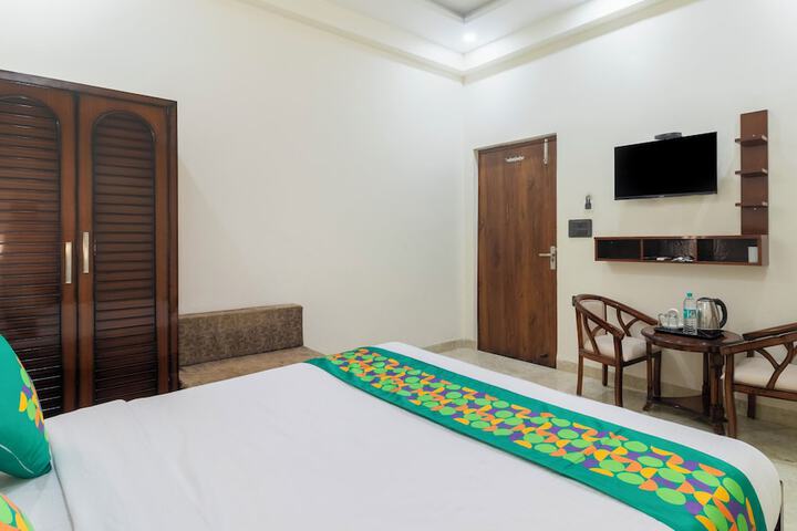Room 15 of 31