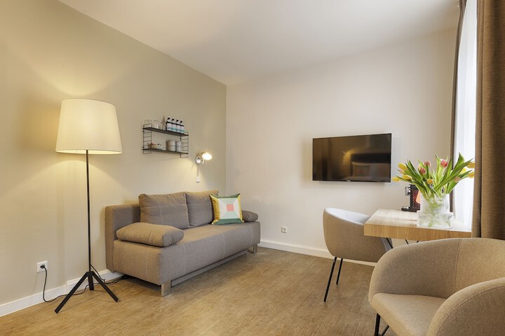Room 6 of 25