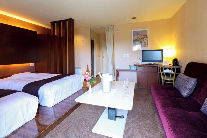 Room 10 of 84
