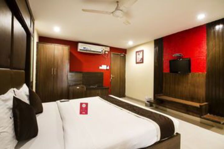 OYO 6648 Hotel Royal Residency