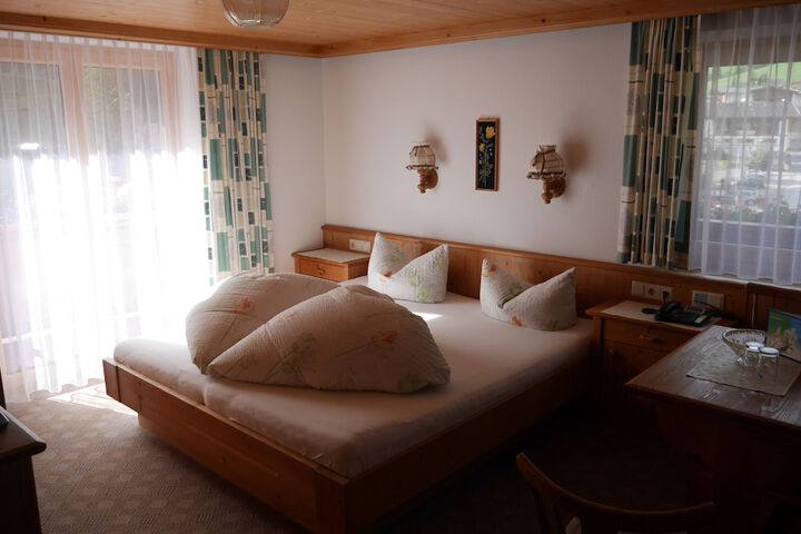 Room 11 of 43