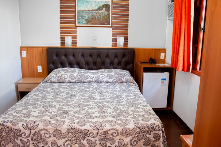 Room 15 of 143
