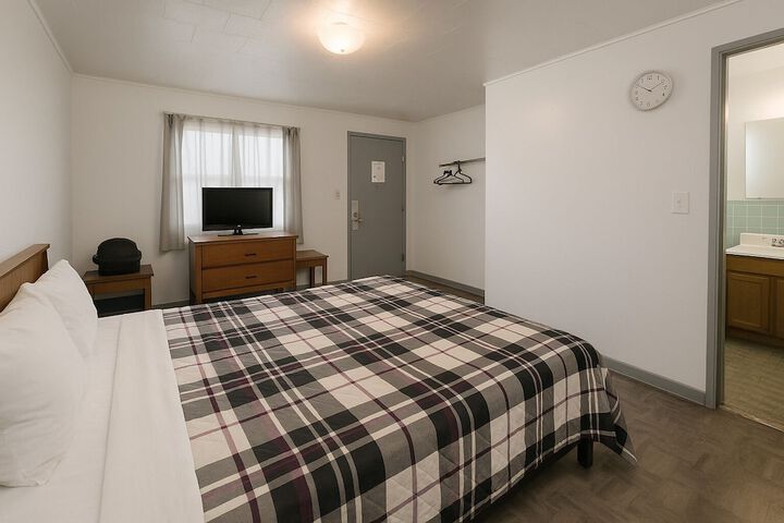 Room 13 of 87