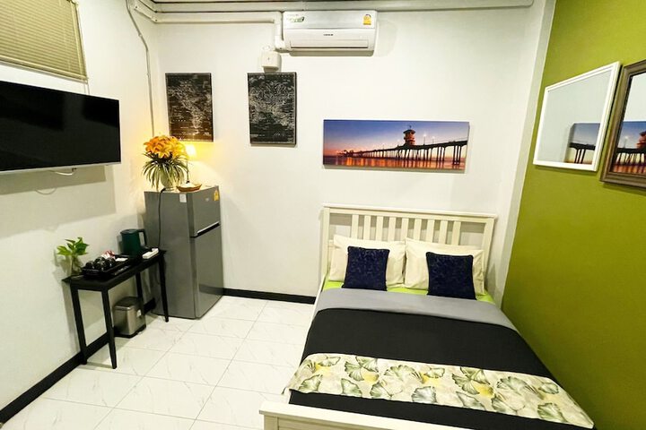 Room 27 of 68