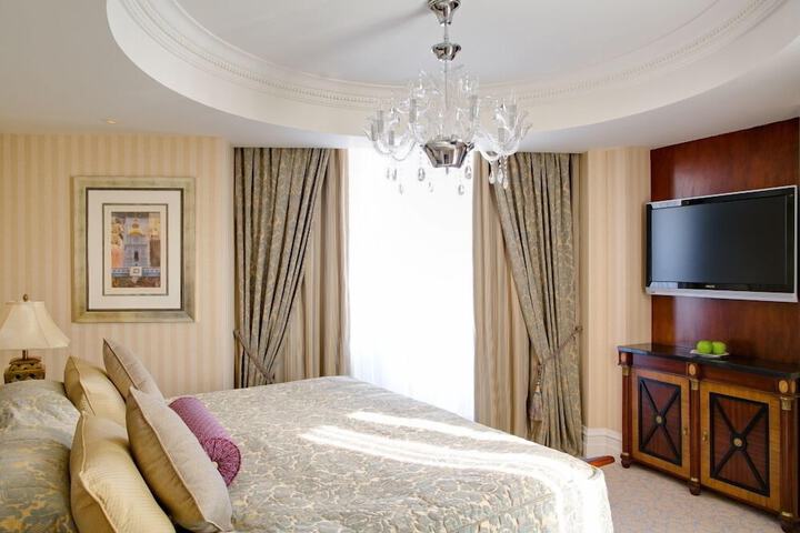 Room 26 of 158