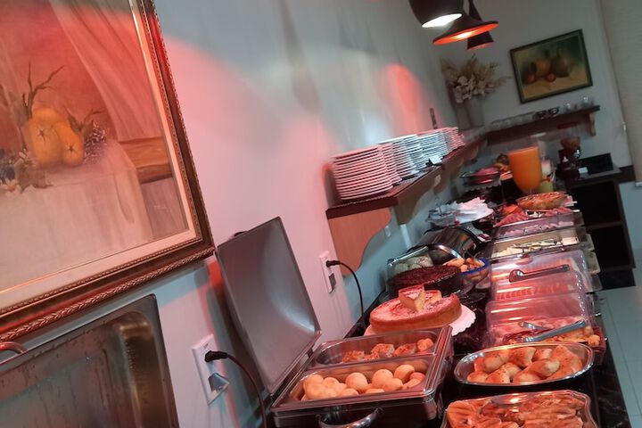 Dining 53 of 63
