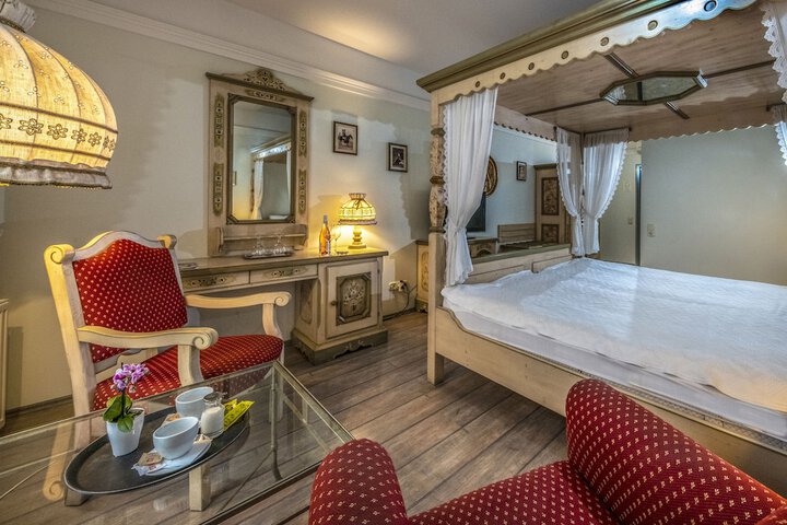 Room 10 of 75
