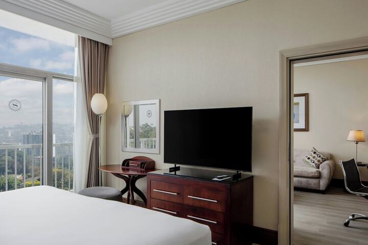 Room 30 of 146