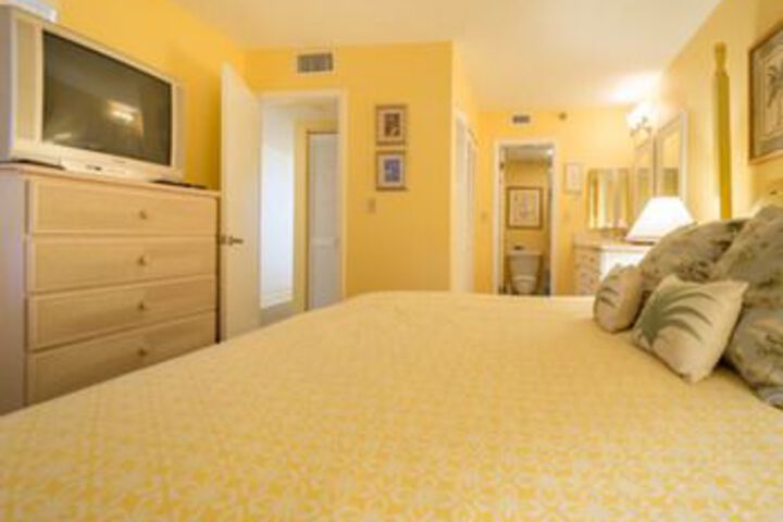 Room 8 of 17
