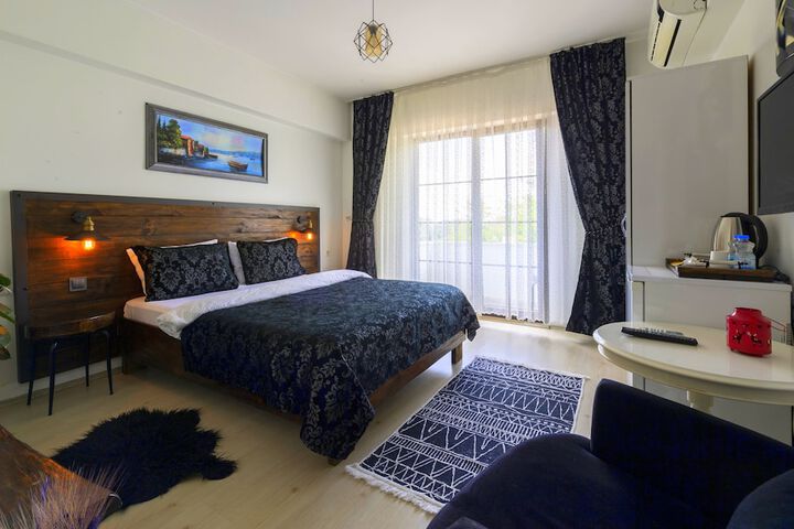 Room 9 of 28