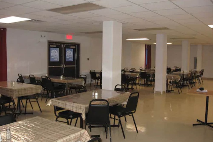 Dining 20 of 21