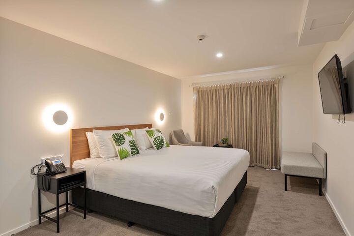 Room 42 of 150