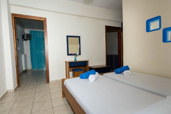 Room 7 of 49