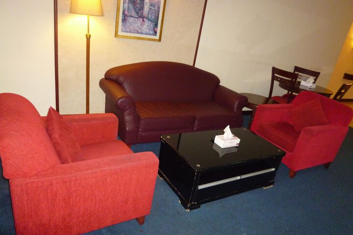 Room 28 of 63