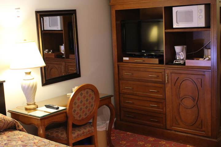 Room 10 of 34