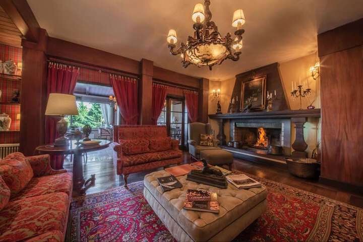 Guest Lobby