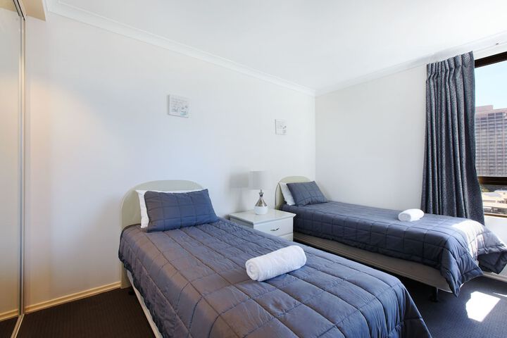 Room 2 of 80