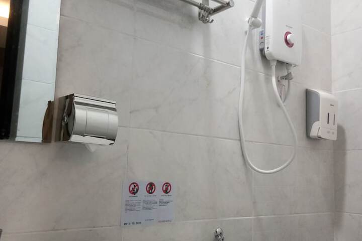 Room 44 of 65