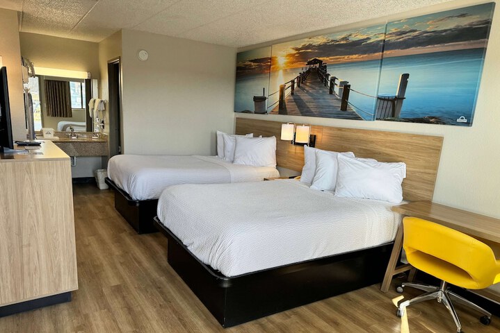 Double Accessible King Size Bed (7 of 8)