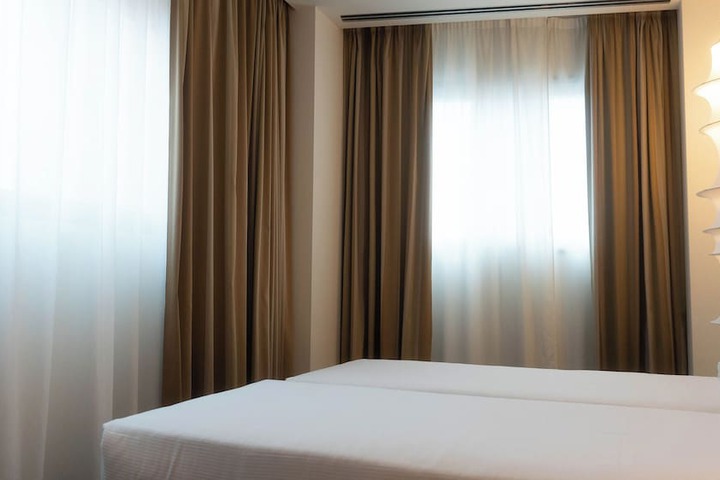 Room 44 of 132