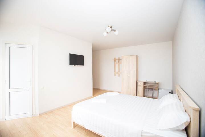 Room 18 of 28
