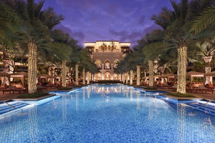 Hotel with Pool