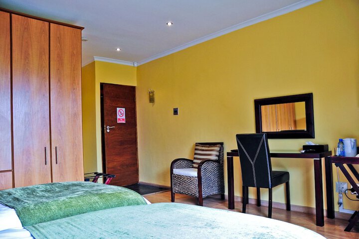 Room 2 of 28