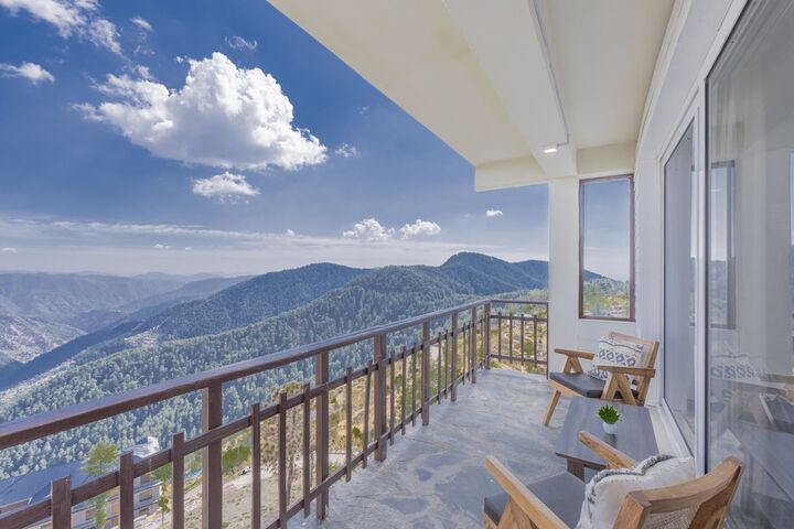 Hotel Wood Winds - a Best Valley View Hotel