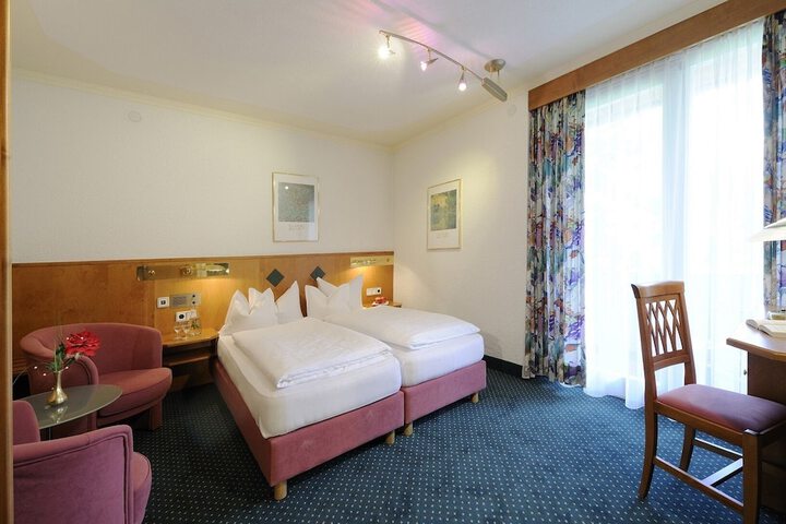 Room 30 of 59