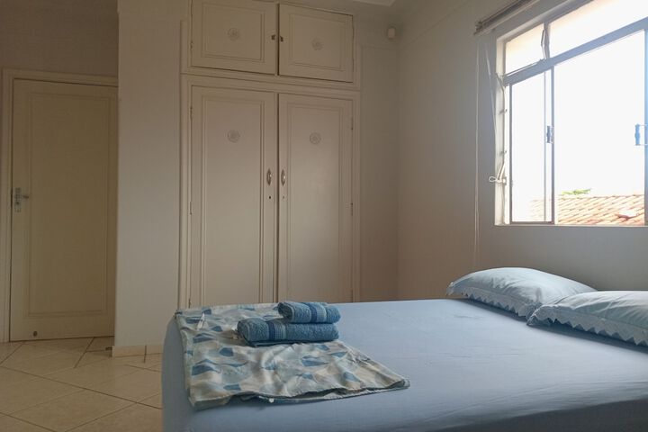 Room 4 of 28