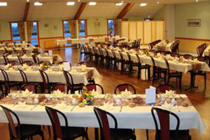 Ballroom/Hall 2 of 18