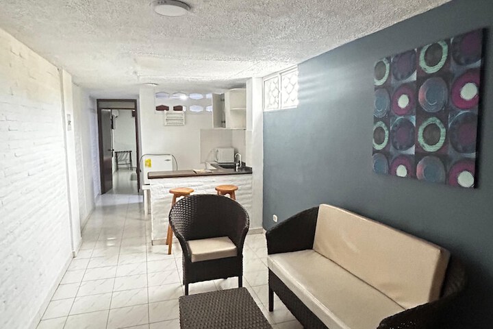 Room 6 of 28