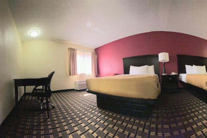 2 Queen Beds (11 of 34)