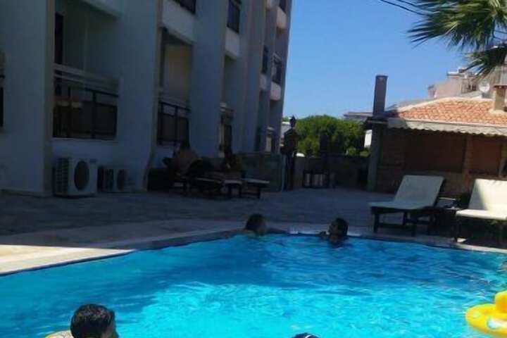 Pool Hotel