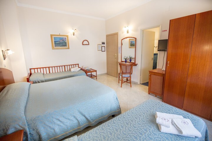 Room 19 of 34