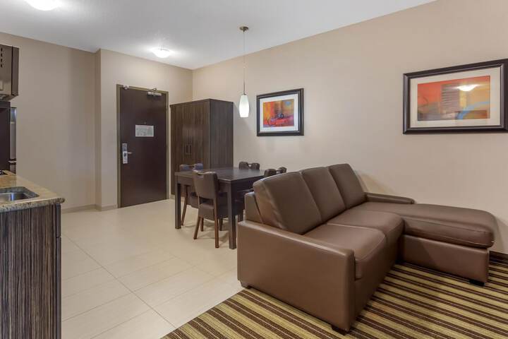 Room 32 of 61