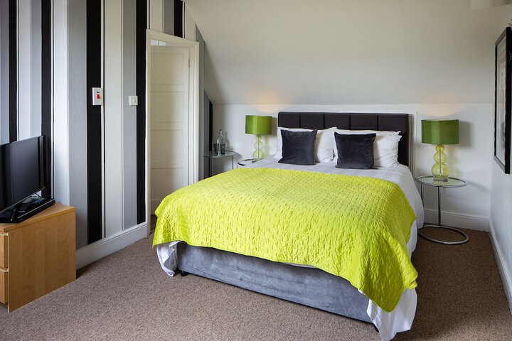 Room 21 of 49