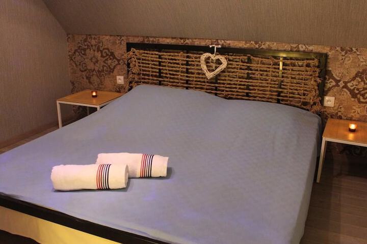 Room 6 of 96