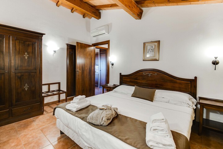 Room 8 of 29