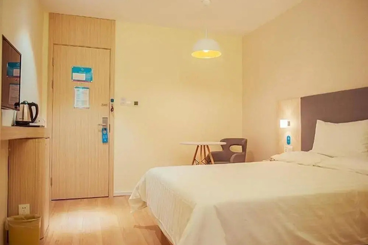 Room 7 of 17