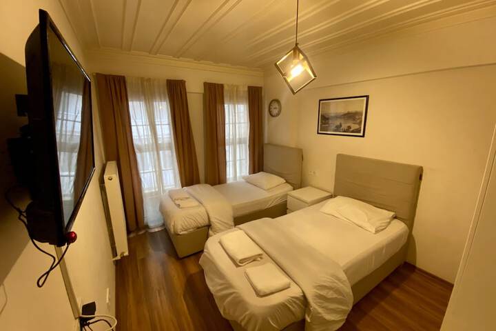 Room 14 of 21