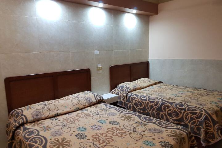 Room 12 of 27