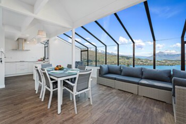 Picturesque Views on Woodlands