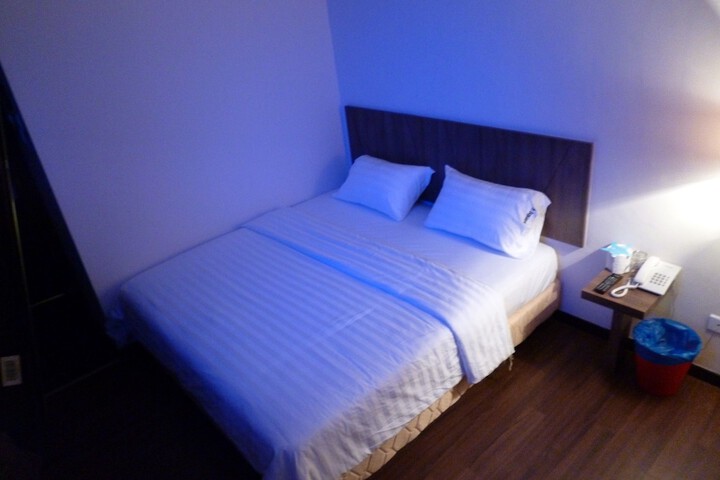 Room 4 of 35